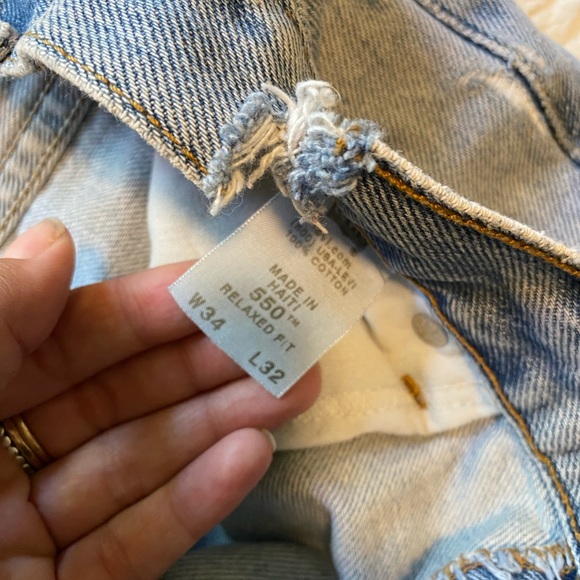 Women’s vintage Levi 550 shorts - Picture 3 of 5